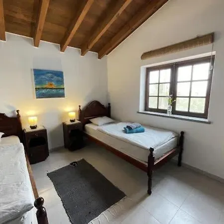 Da Silva Surfcamp- 2 Bettzimmer Mit Fruehstueck Apartment Lourinha (Lisbon)
